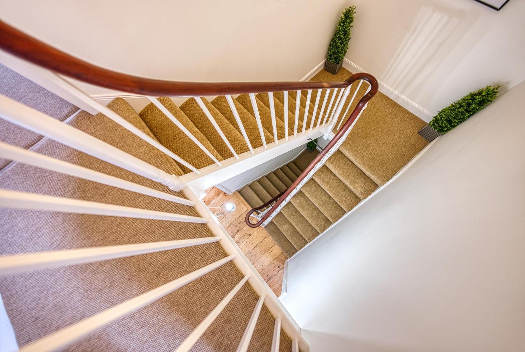 2 Bed Stunning Chic Modern Spacious Apt, Ocean Village, Southampton - Plenty Of Parking - By Blue Puffin Stays Zewnętrze zdjęcie