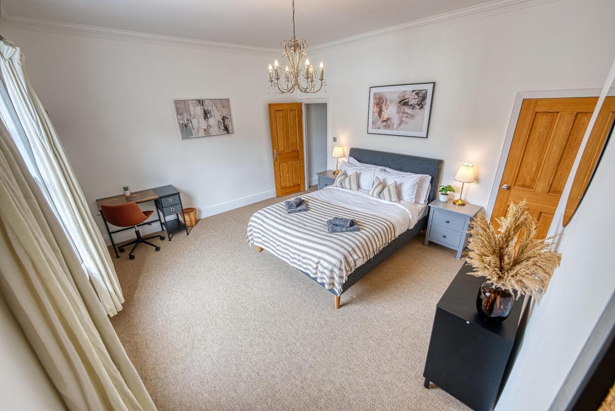2 Bed Stunning Chic Modern Spacious Apt, Ocean Village, Southampton - Plenty Of Parking - By Blue Puffin Stays Zewnętrze zdjęcie