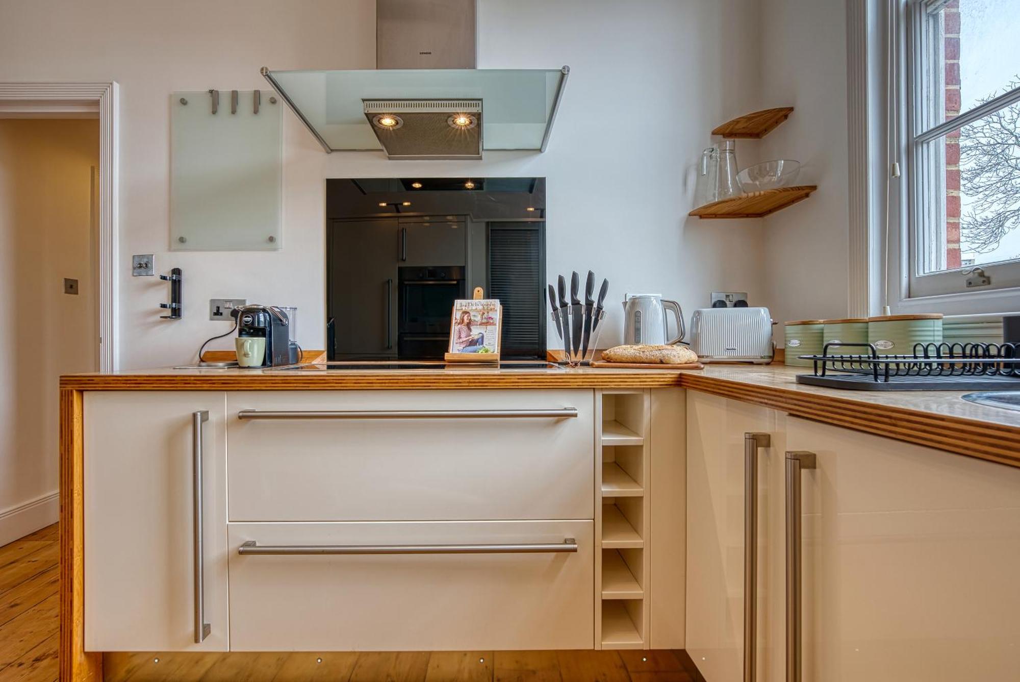2 Bed Stunning Chic Modern Spacious Apt, Ocean Village, Southampton - Plenty Of Parking - By Blue Puffin Stays Zewnętrze zdjęcie