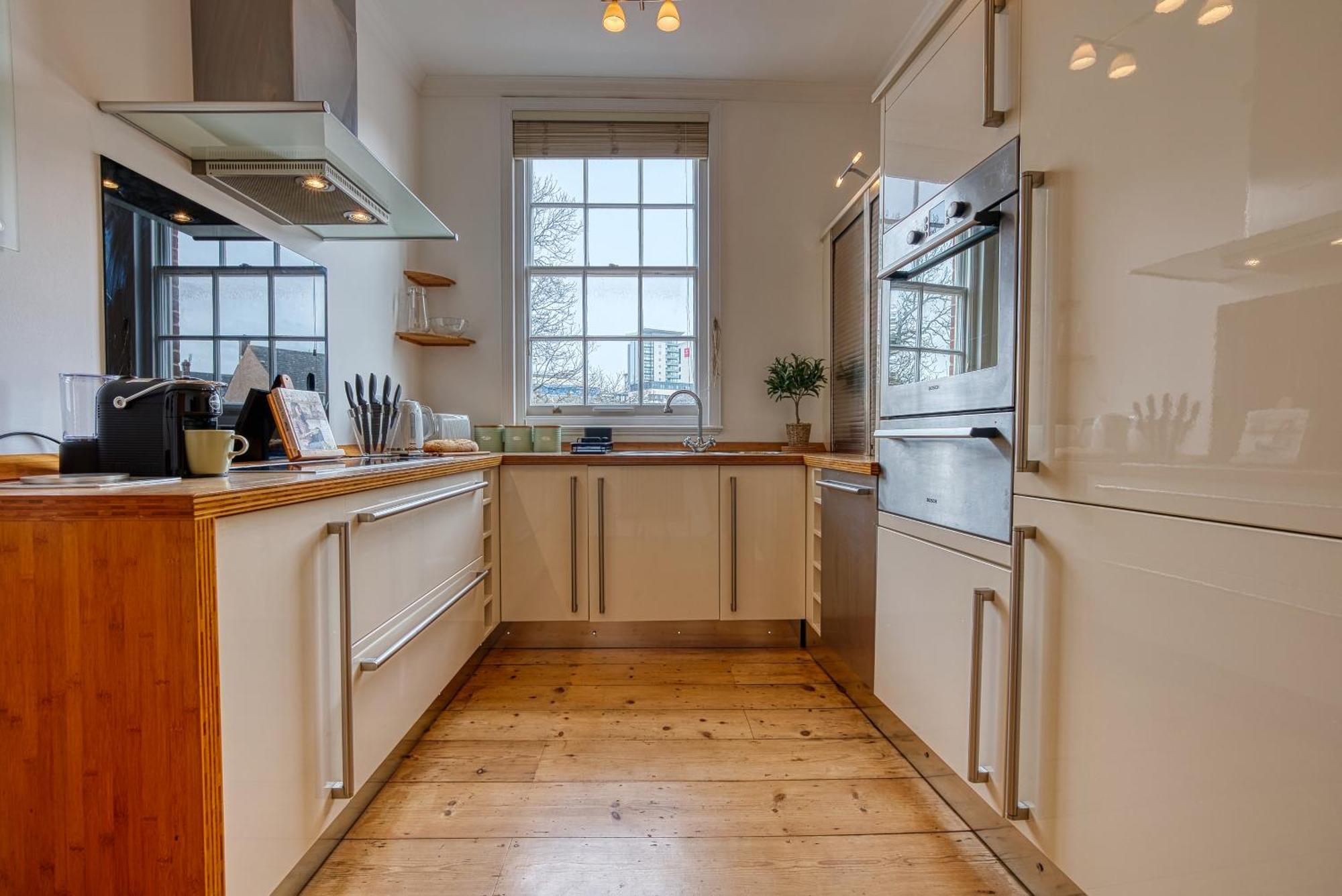 2 Bed Stunning Chic Modern Spacious Apt, Ocean Village, Southampton - Plenty Of Parking - By Blue Puffin Stays Zewnętrze zdjęcie