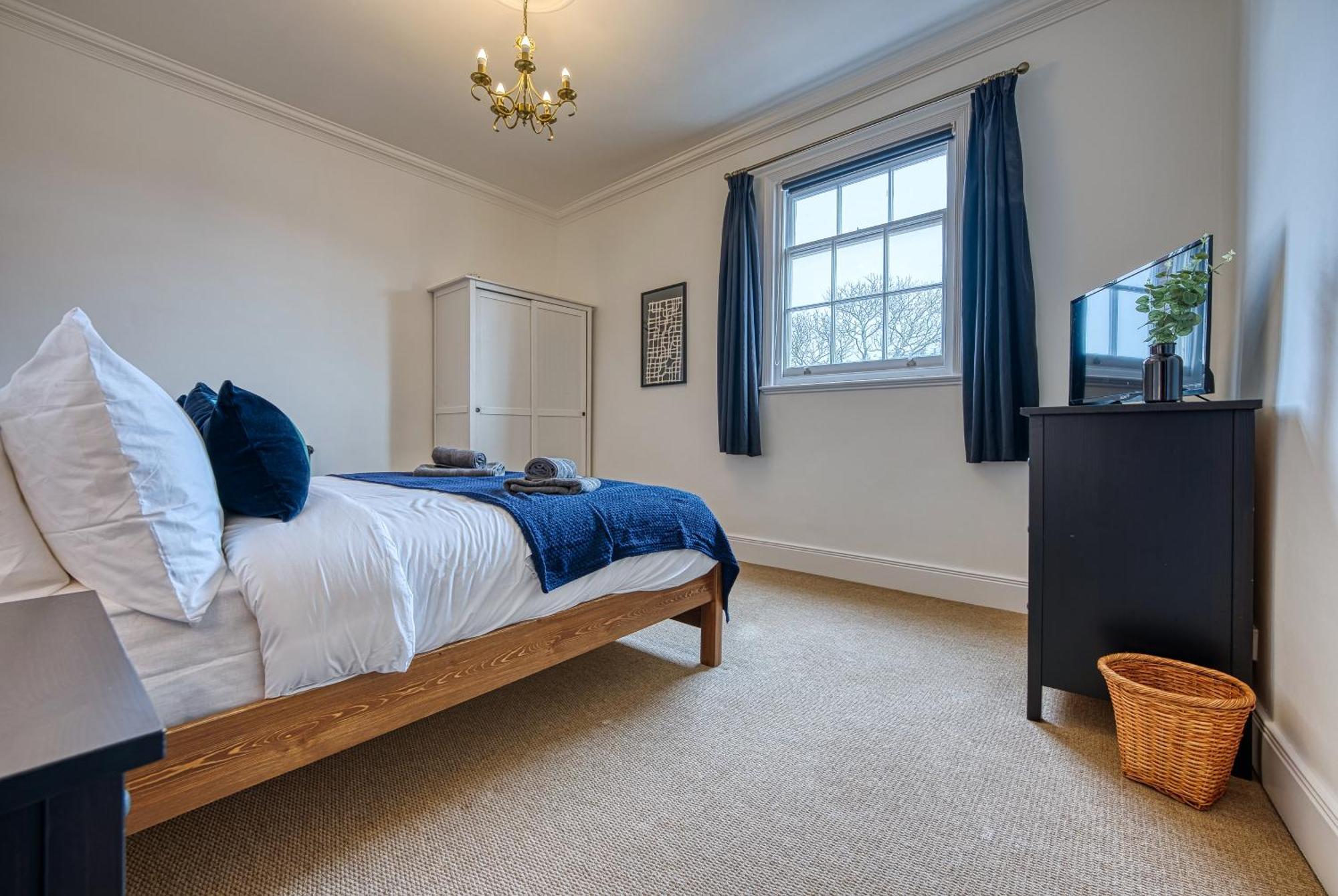 2 Bed Stunning Chic Modern Spacious Apt, Ocean Village, Southampton - Plenty Of Parking - By Blue Puffin Stays Zewnętrze zdjęcie