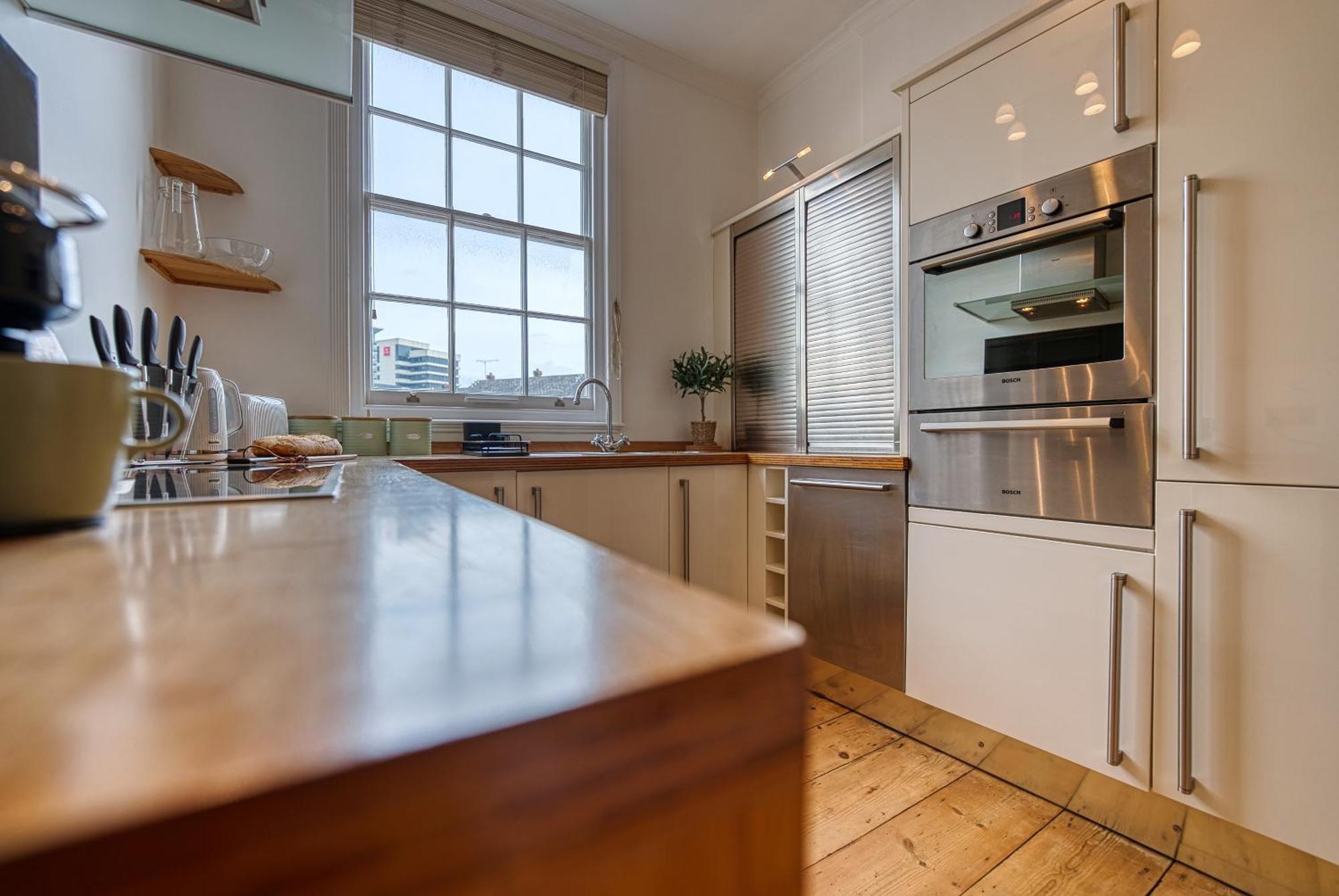 2 Bed Stunning Chic Modern Spacious Apt, Ocean Village, Southampton - Plenty Of Parking - By Blue Puffin Stays Zewnętrze zdjęcie