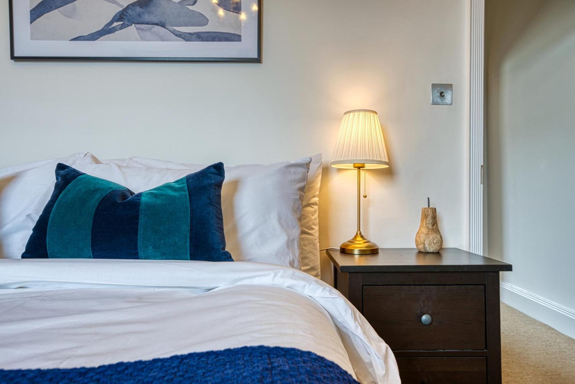 2 Bed Stunning Chic Modern Spacious Apt, Ocean Village, Southampton - Plenty Of Parking - By Blue Puffin Stays Zewnętrze zdjęcie