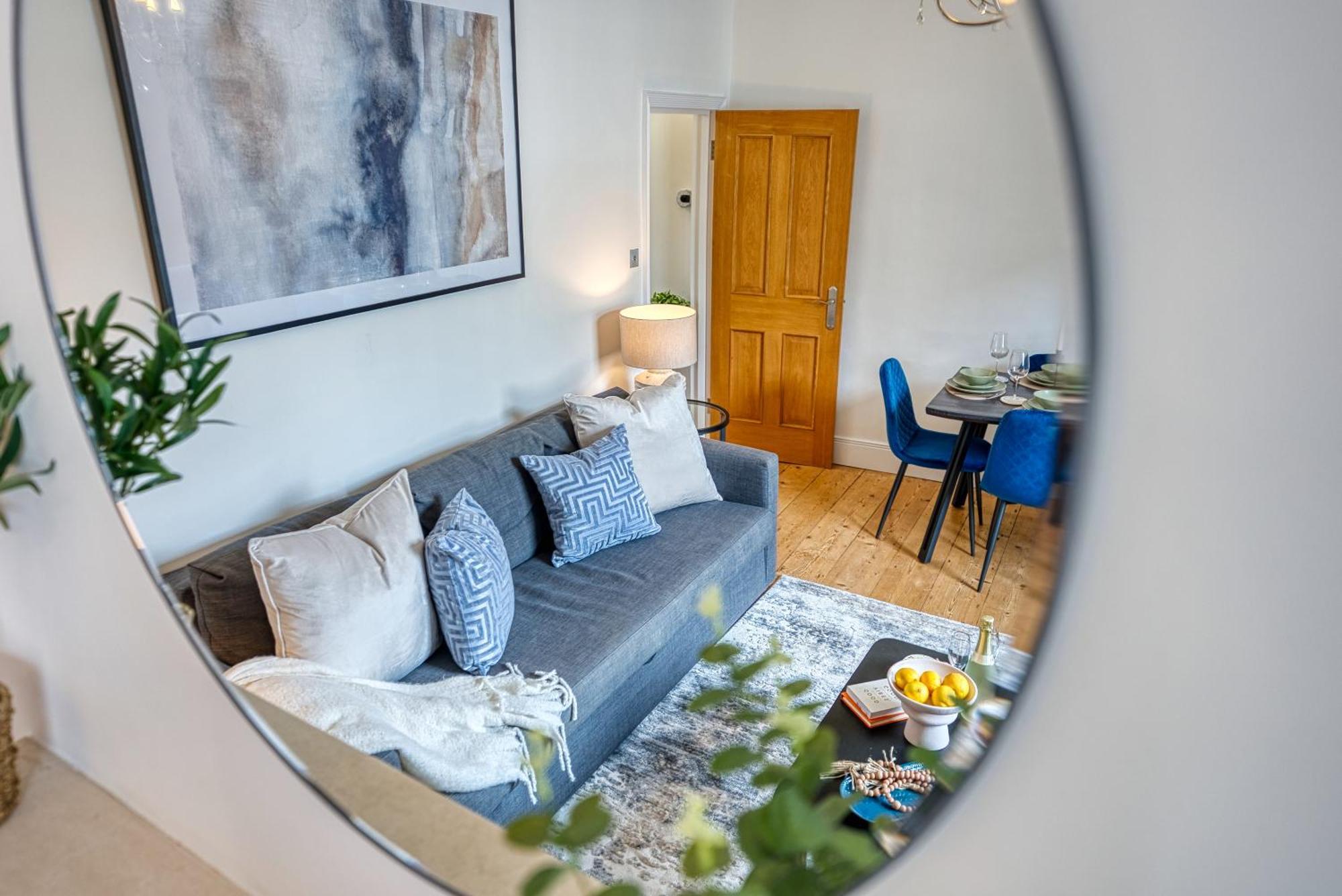 2 Bed Stunning Chic Modern Spacious Apt, Ocean Village, Southampton - Plenty Of Parking - By Blue Puffin Stays Zewnętrze zdjęcie